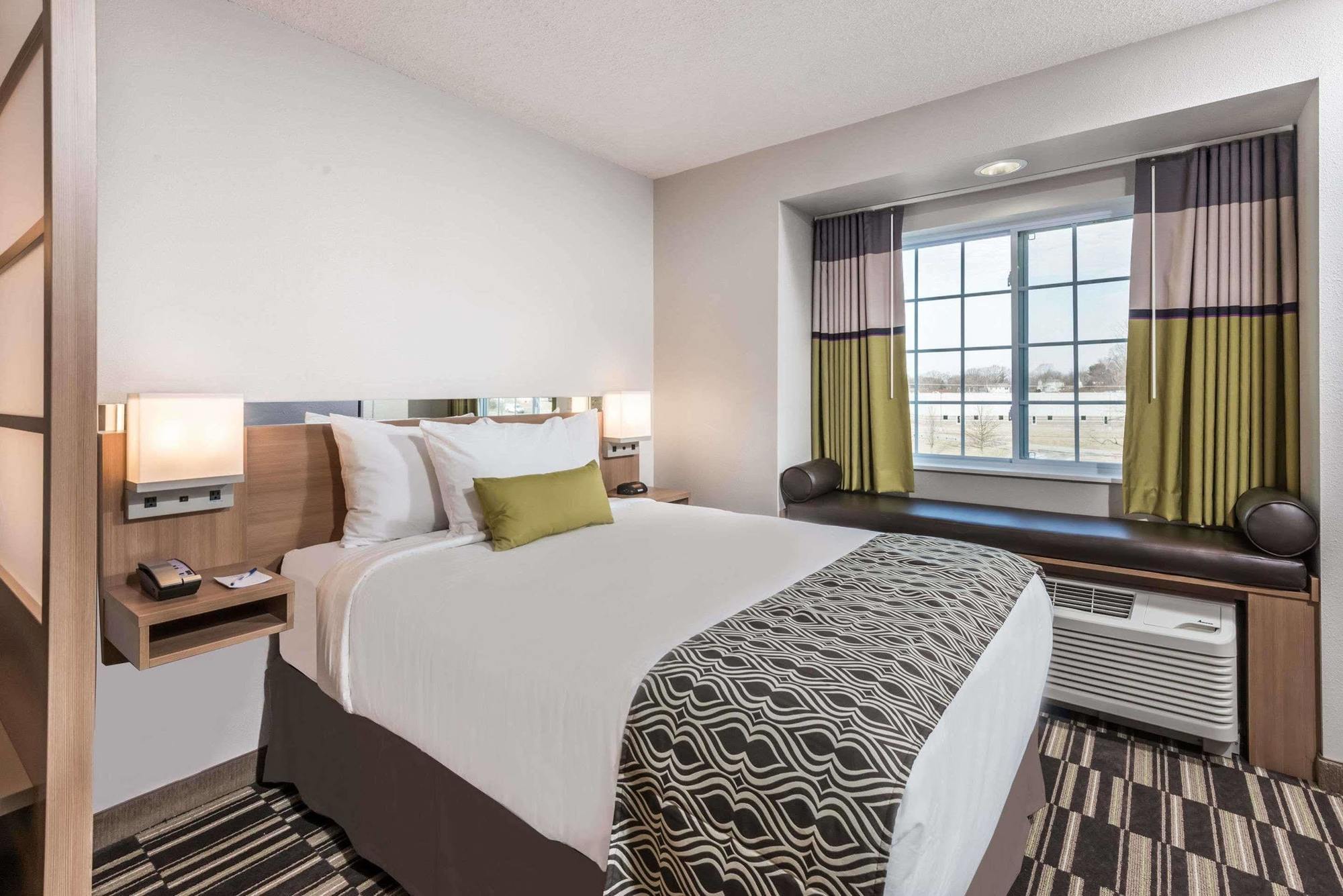 Microtel Inn & Suites By Wyndham Beaver Falls Exterior foto